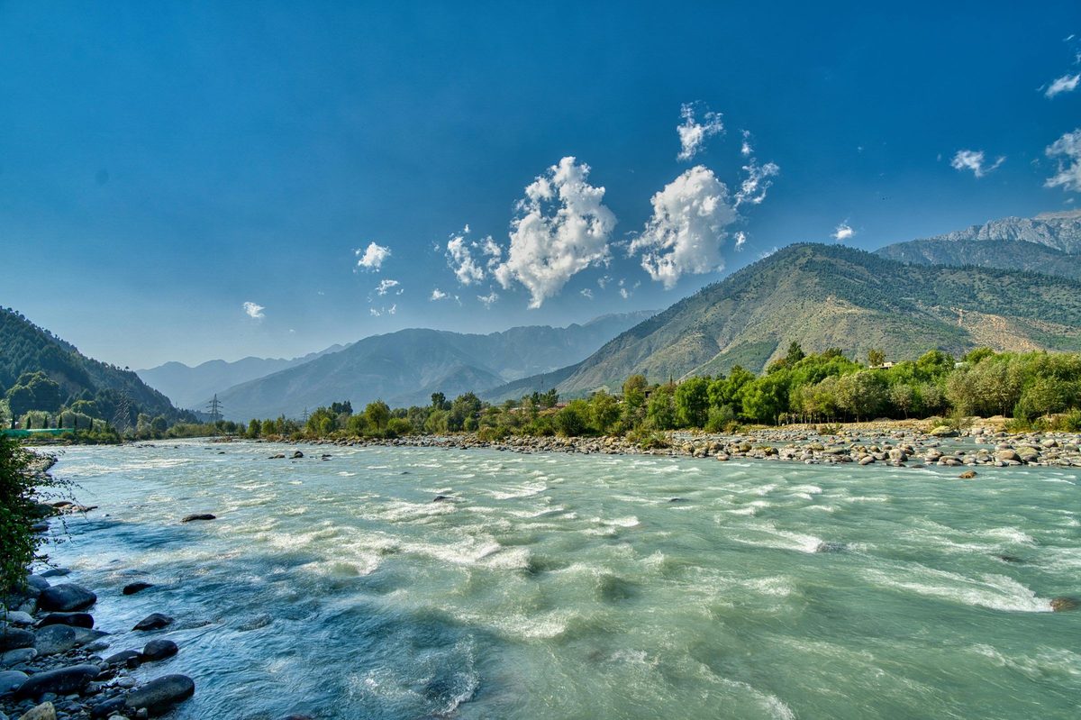 Sonamarg river valley with mountains